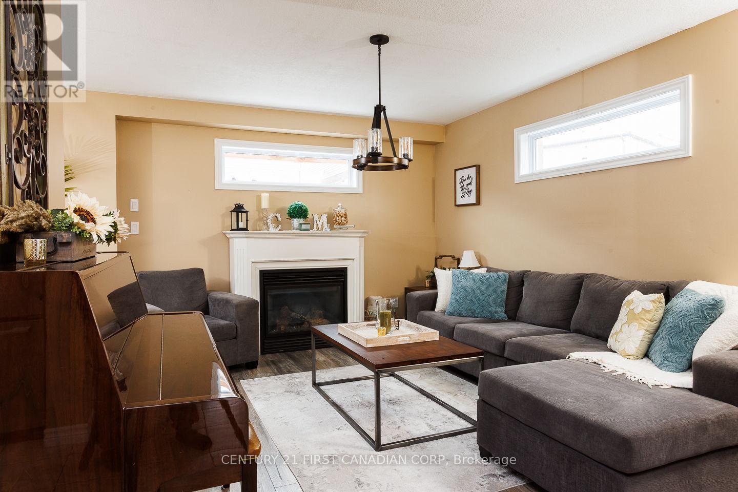 2459 Asima Drive, London South, Ontario  N6M 0B3 - Photo 9 - X12540524