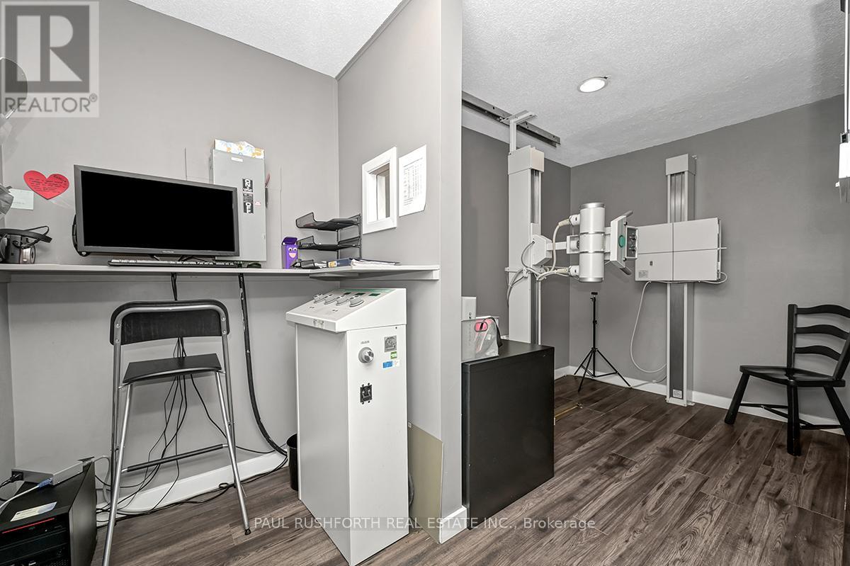 2054 St. Joseph Boulevard, Ottawa, Ontario  K1C 1E6 - Photo 16 - X11956943