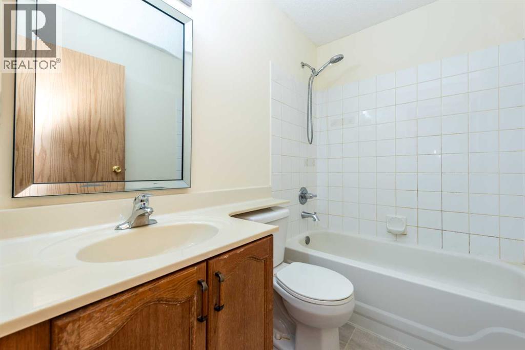 216 Hidden Hills Road Nw, Calgary, Alberta  T3A 5Y1 - Photo 21 - A2256233