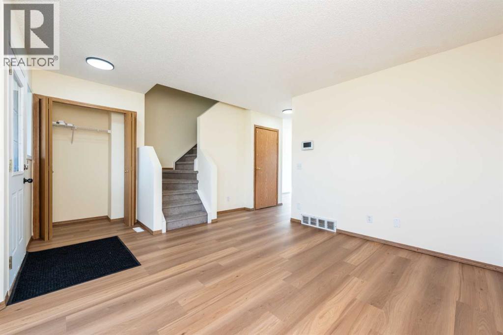 216 Hidden Hills Road Nw, Calgary, Alberta  T3A 5Y1 - Photo 10 - A2256233