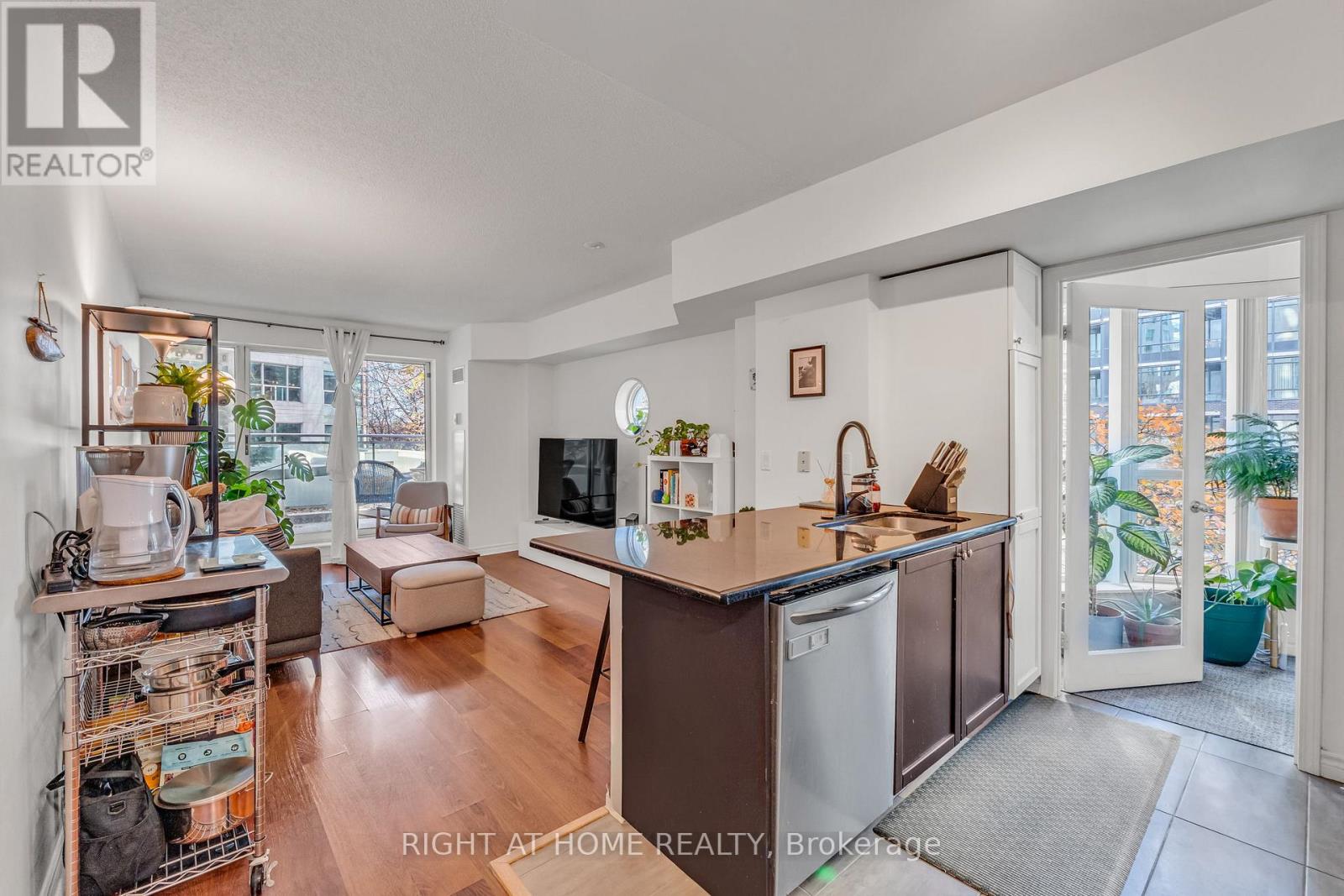 202 - 600 Queens Quay W, Toronto, Ontario  M5V 3M3 - Photo 13 - C12538322