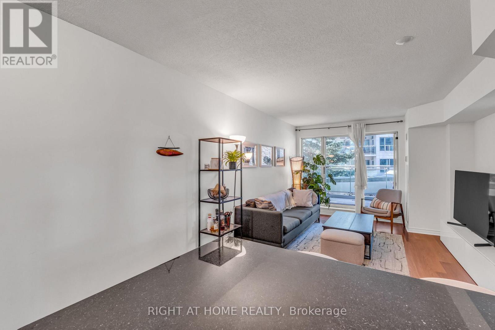 202 - 600 Queens Quay W, Toronto, Ontario  M5V 3M3 - Photo 18 - C12538322