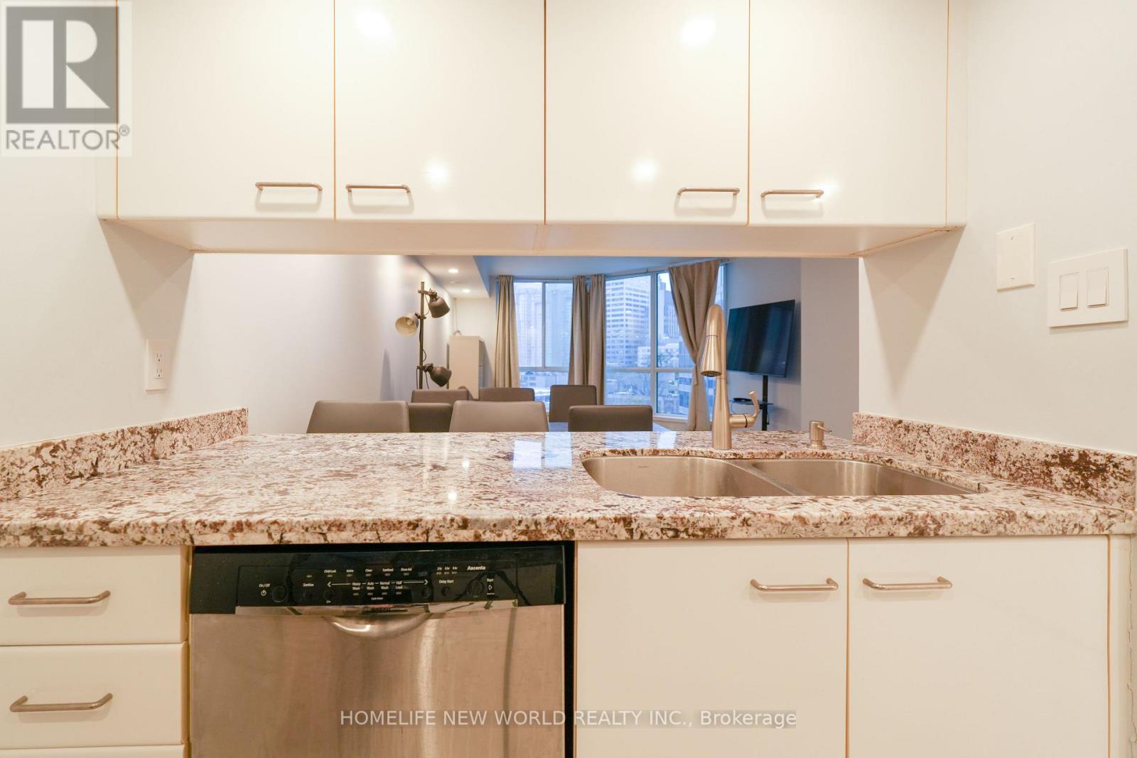 613 - 38 Elm Street, Toronto, Ontario  M5G 2K5 - Photo 14 - C12540212