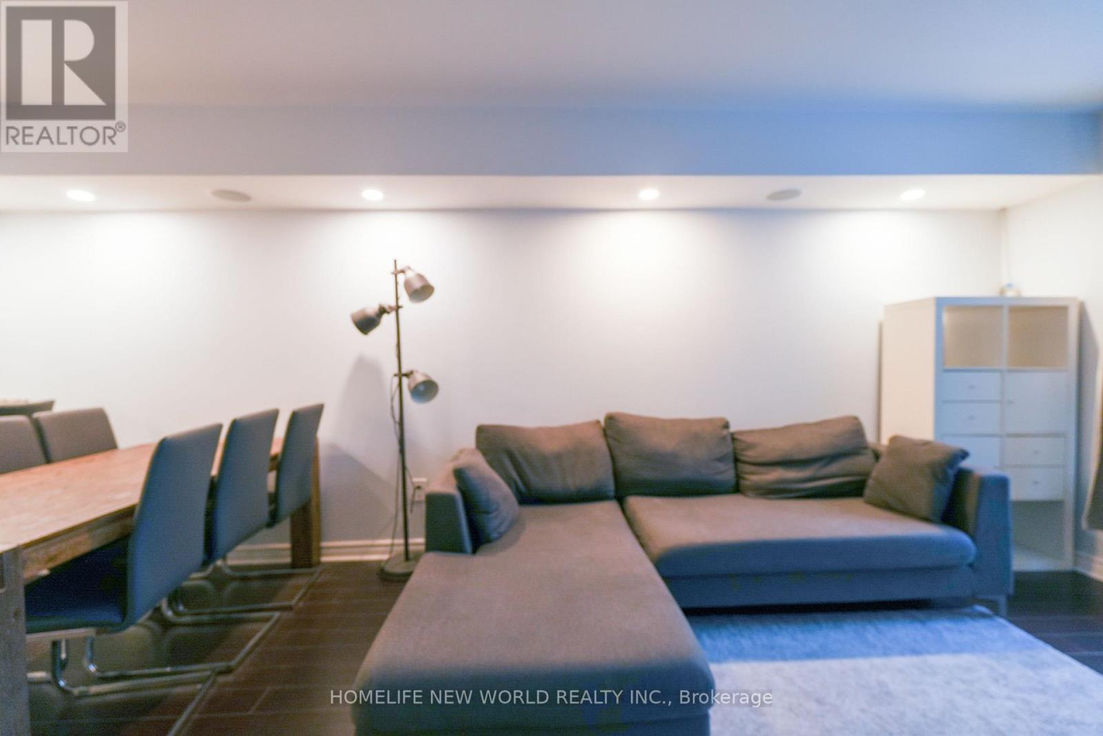 613 - 38 Elm Street, Toronto, Ontario  M5G 2K5 - Photo 5 - C12540212