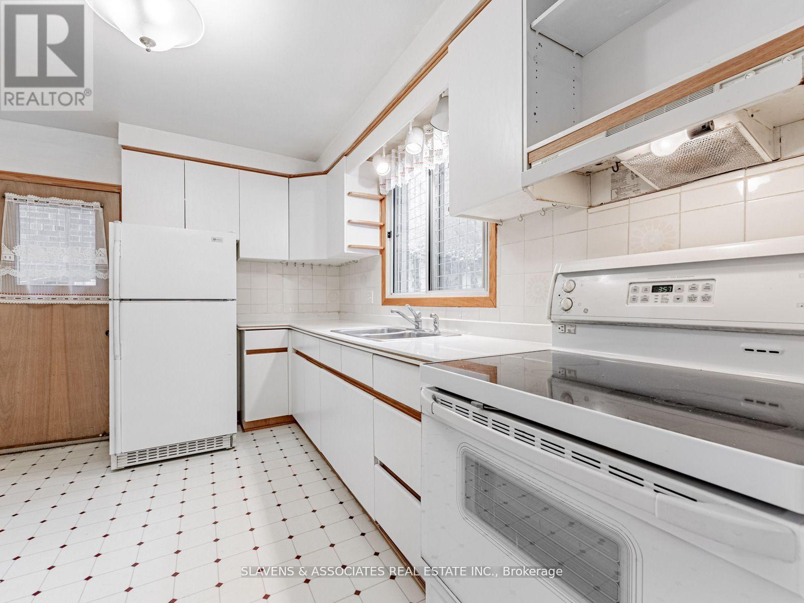 796 Davenport Road, Toronto, Ontario  M6G 2B3 - Photo 20 - C12540292