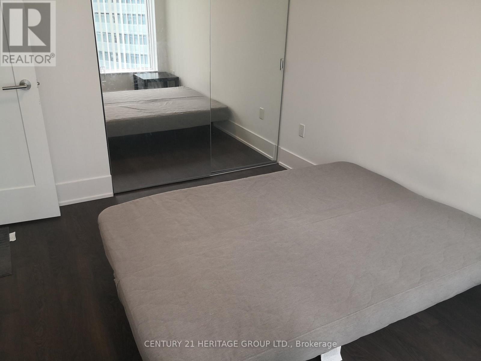 3002 - 10 York Street, Toronto, Ontario  M5J 0E1 - Photo 10 - C12540330