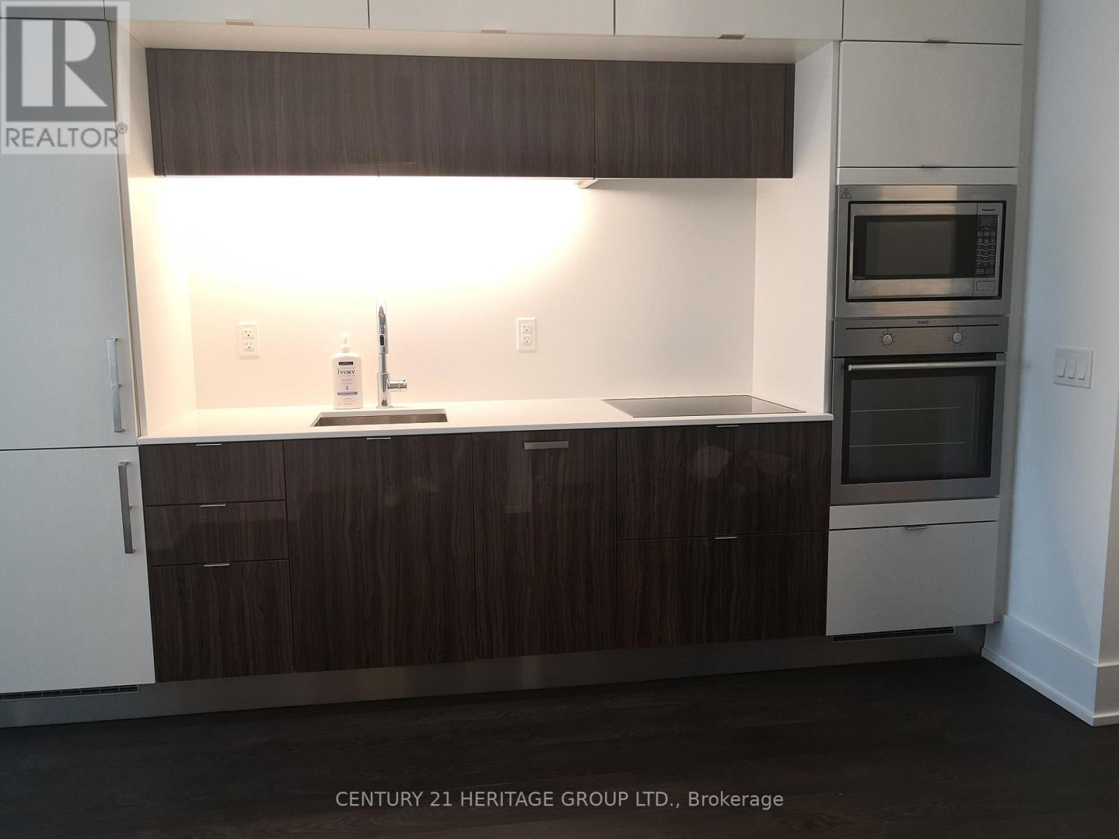 3002 - 10 York Street, Toronto, Ontario  M5J 0E1 - Photo 5 - C12540330