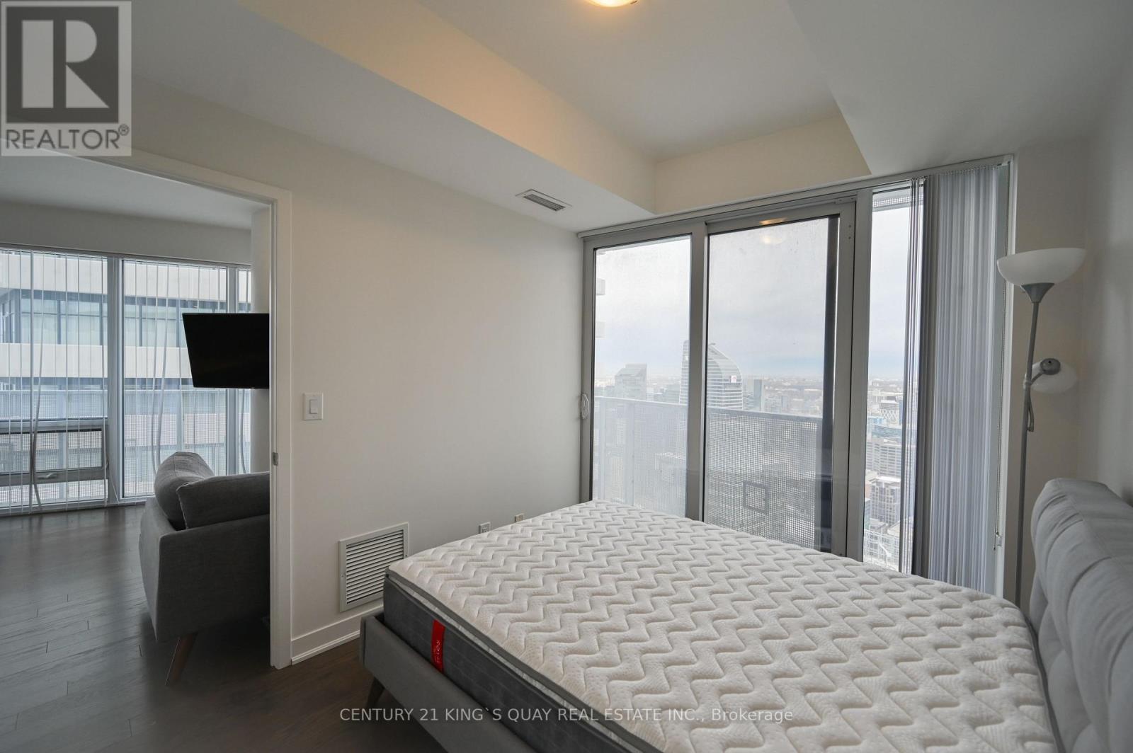 6802 - 88 Harbour Street, Toronto, Ontario  M5J 0C3 - Photo 11 - C12540384