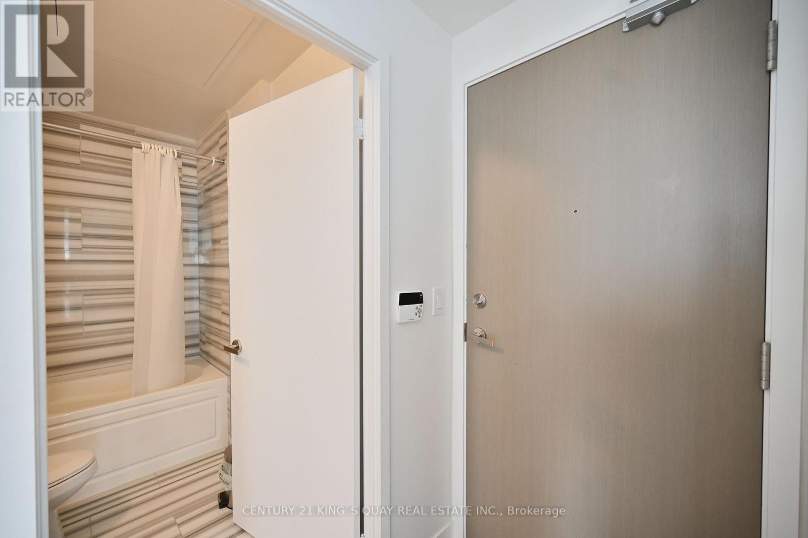 6802 - 88 Harbour Street, Toronto, Ontario  M5J 0C3 - Photo 13 - C12540384