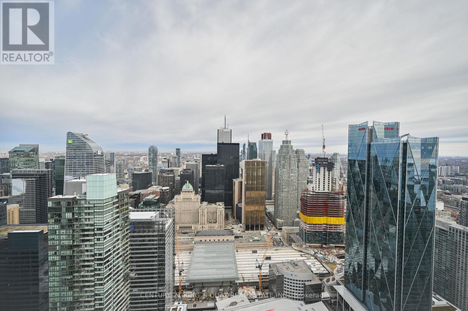 6802 - 88 Harbour Street, Toronto, Ontario  M5J 0C3 - Photo 2 - C12540384