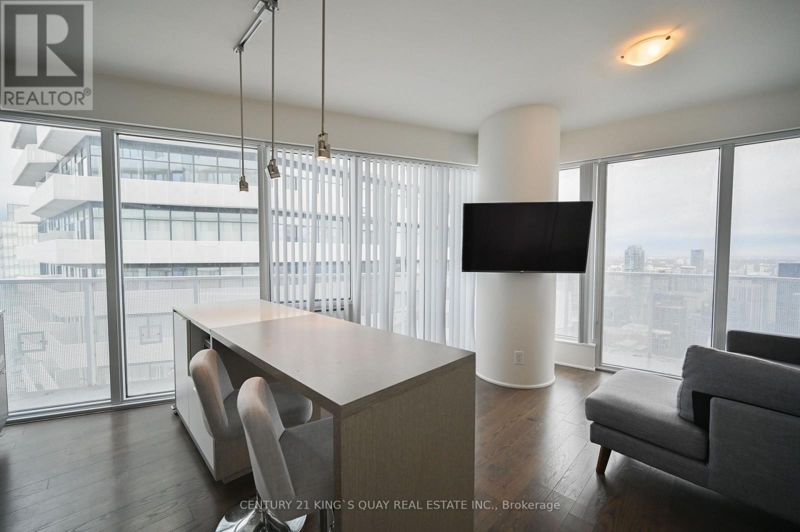 6802 - 88 Harbour Street, Toronto, Ontario  M5J 0C3 - Photo 3 - C12540384