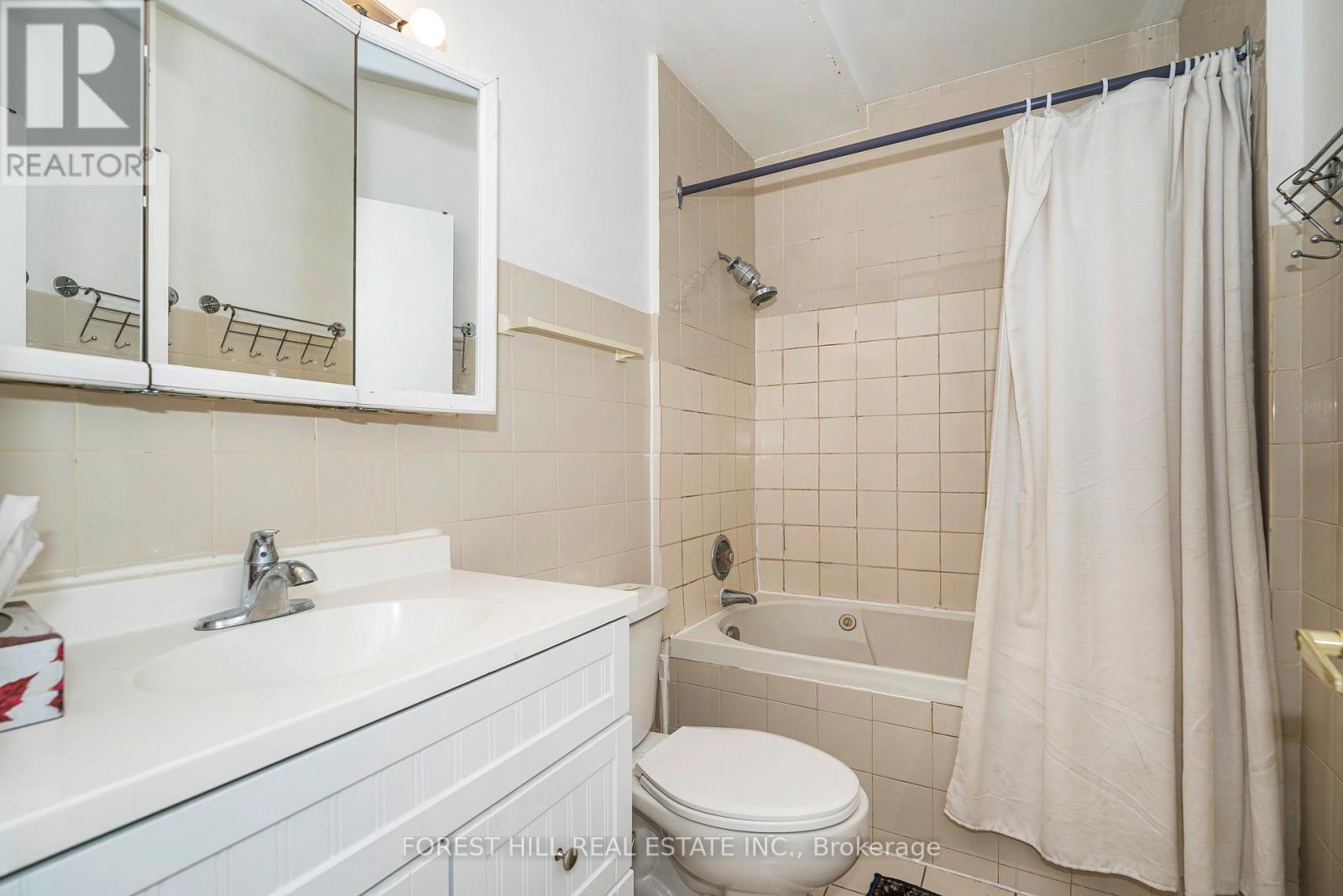 Main - 605 Huron Street, Toronto, Ontario  M5R 2R8 - Photo 10 - C12540540