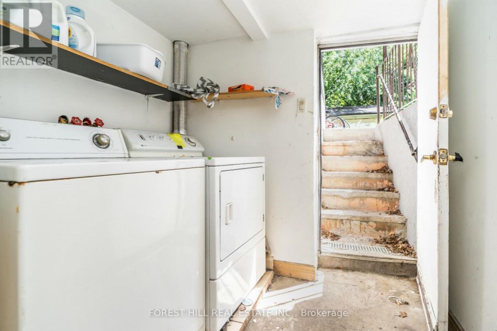 Upper - 211 Brunswick Avenue, Toronto, Ontario  M5S 2M4 - Photo 11 - C12540552