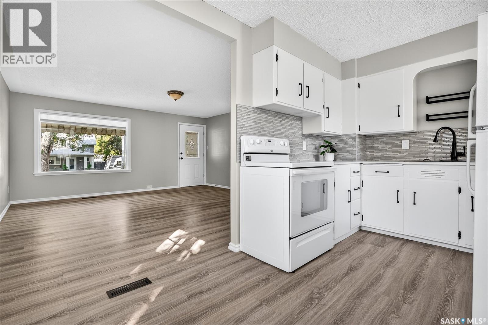 1045 4th Avenue Nw, Moose Jaw, Saskatchewan  S6H 3X2 - Photo 15 - SK023879