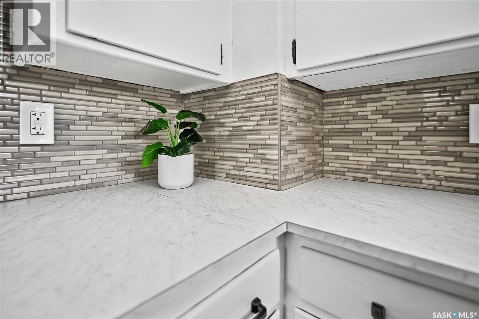 1045 4th Avenue Nw, Moose Jaw, Saskatchewan  S6H 3X2 - Photo 19 - SK023879