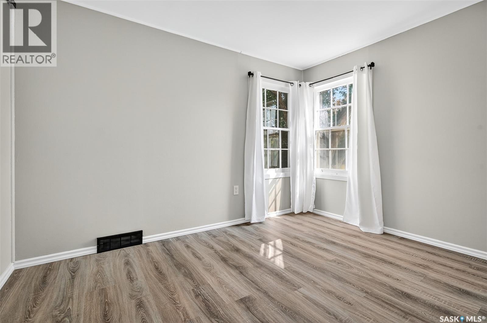 1045 4th Avenue Nw, Moose Jaw, Saskatchewan  S6H 3X2 - Photo 27 - SK023879