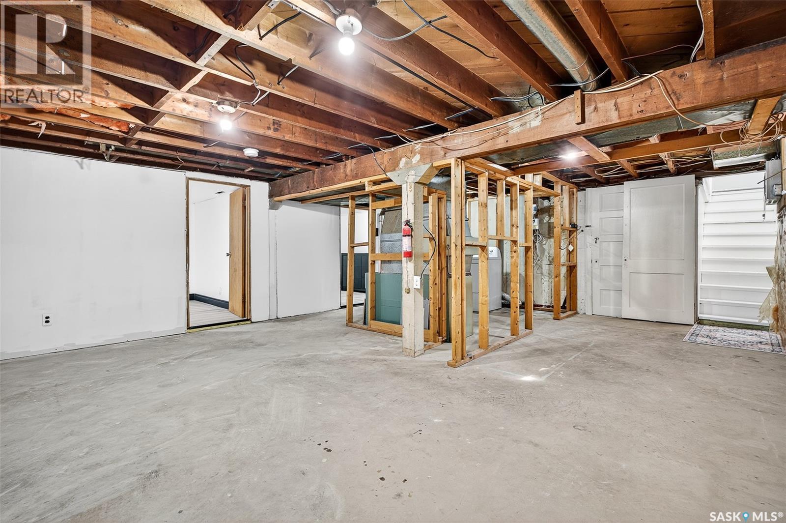 1045 4th Avenue Nw, Moose Jaw, Saskatchewan  S6H 3X2 - Photo 36 - SK023879