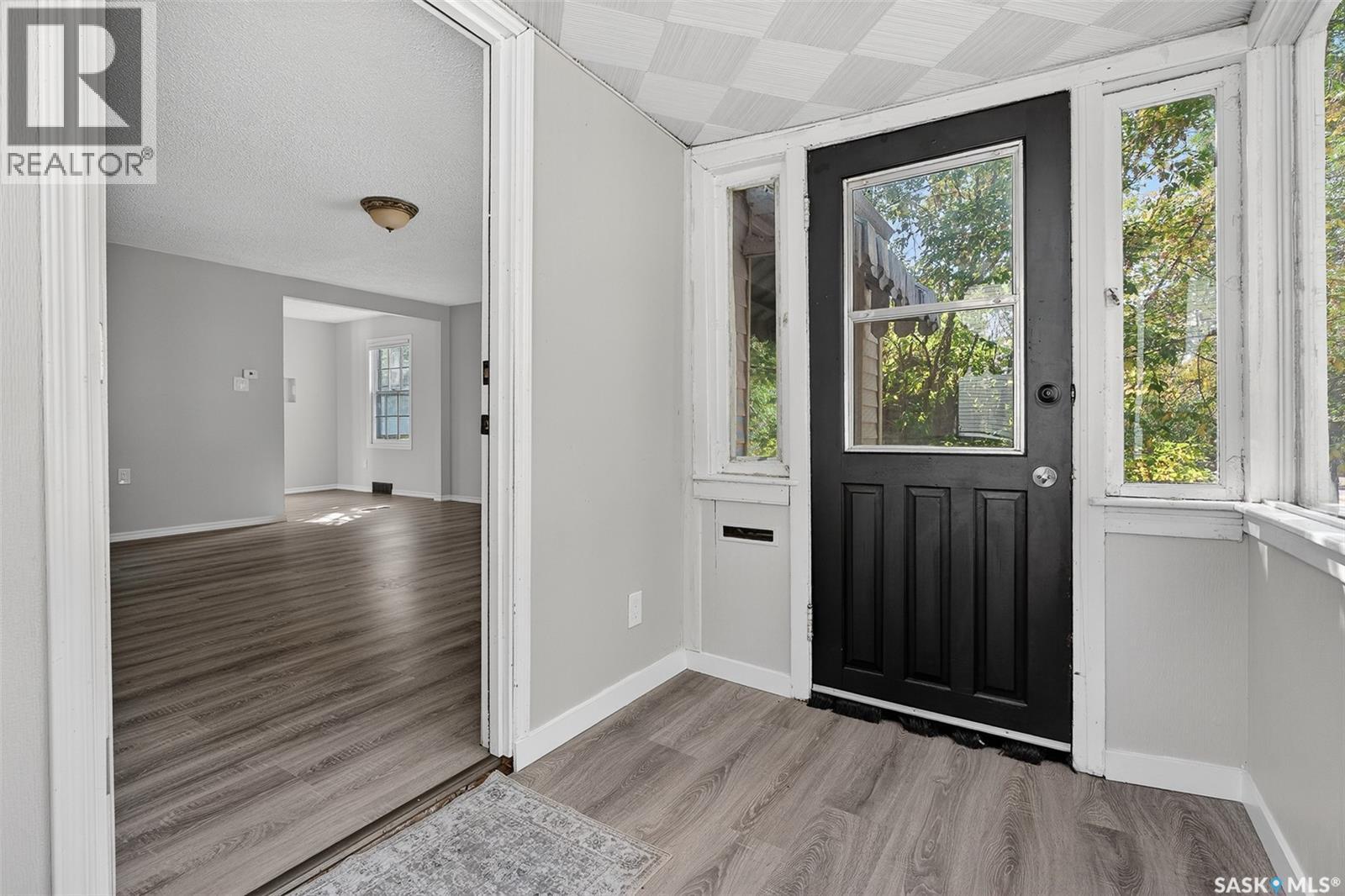 1045 4th Avenue Nw, Moose Jaw, Saskatchewan  S6H 3X2 - Photo 7 - SK023879