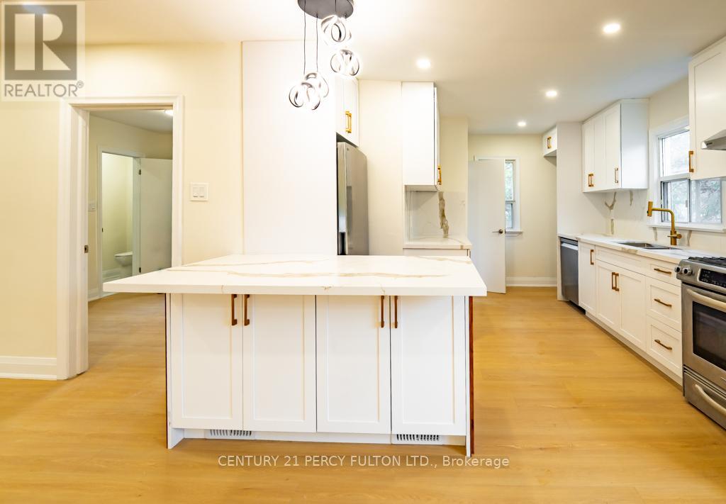 243 Ruggles Avenue, Richmond Hill, Ontario  L4C 1Y6 - Photo 8 - N12521878