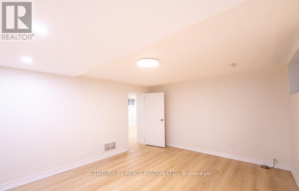 243 Ruggles Avenue, Richmond Hill, Ontario  L4C 1Y6 - Photo 39 - N12521878