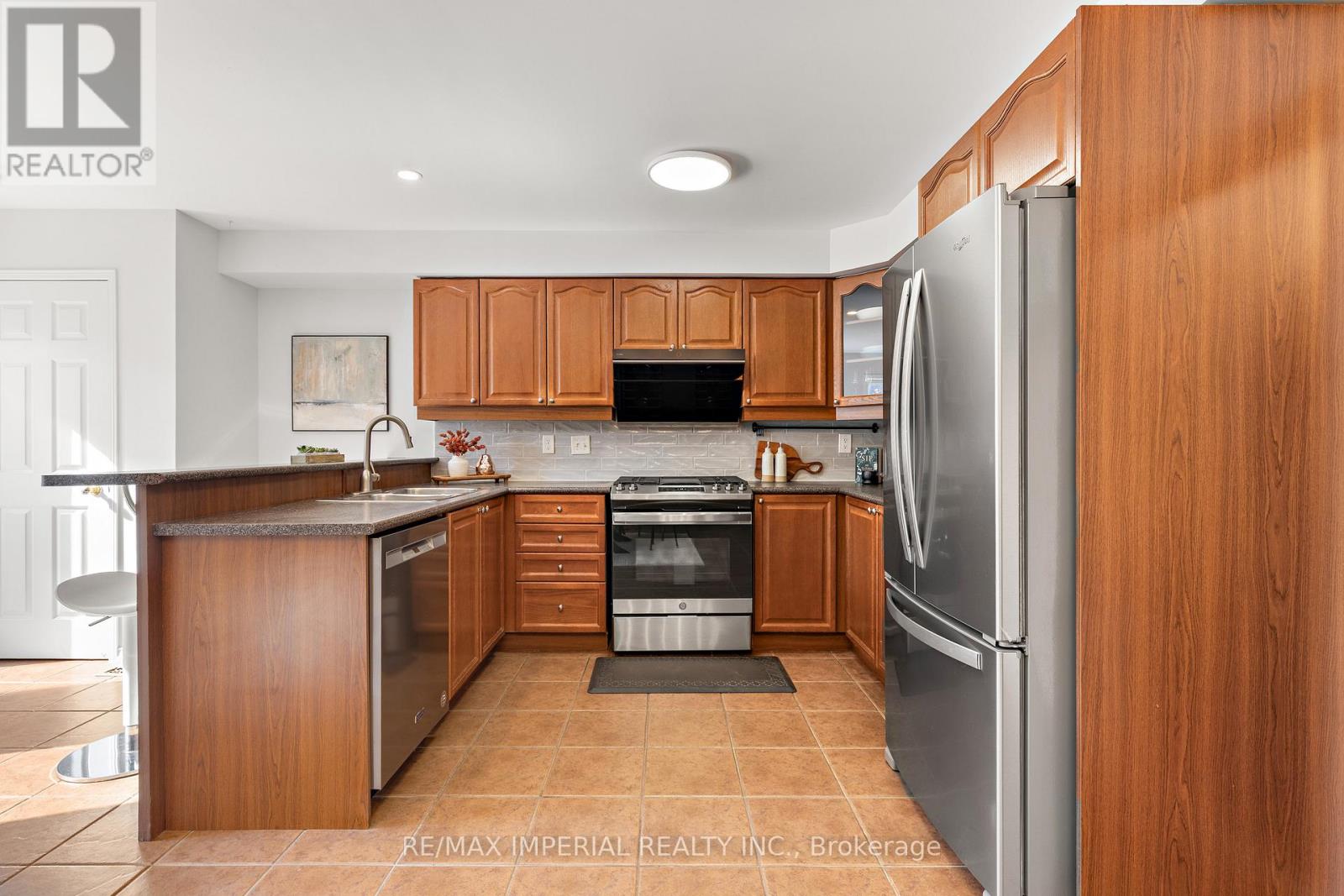 94 Littlewood Drive, Oakville, Ontario  L6H 6V1 - Photo 14 - W12532300