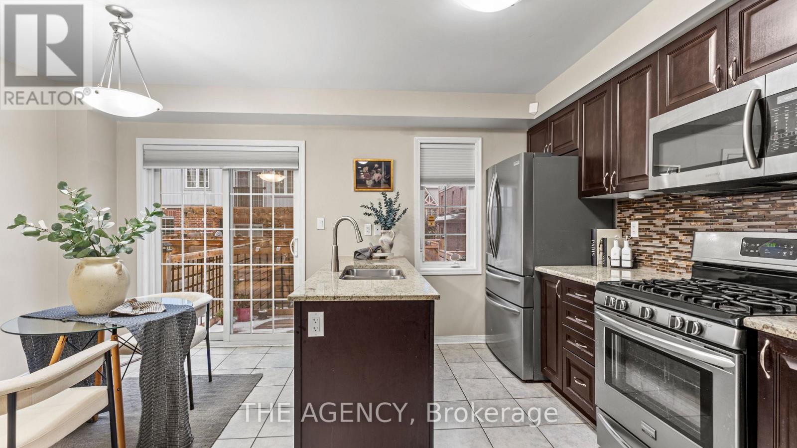 21 Benjamin Way, Whitby, Ontario  L1N 0K7 - Photo 10 - E12540246