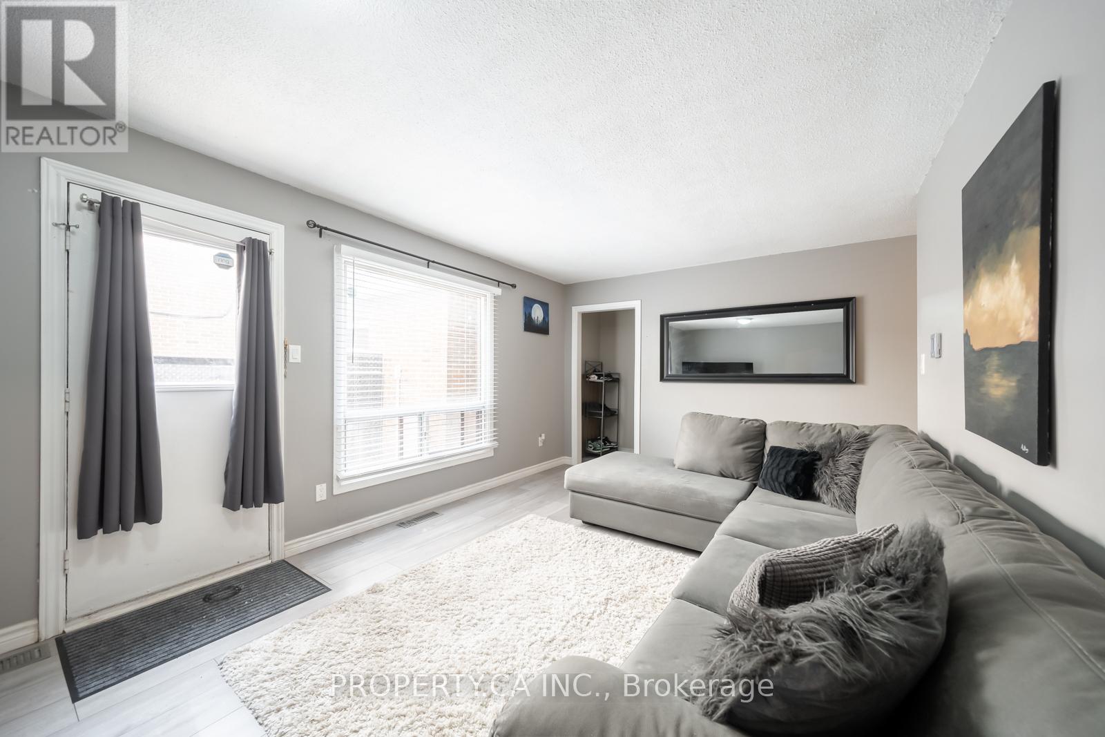 29 - 1100 Oxford Street, Oshawa, Ontario  L1J 6G4 - Photo 3 - E12540340