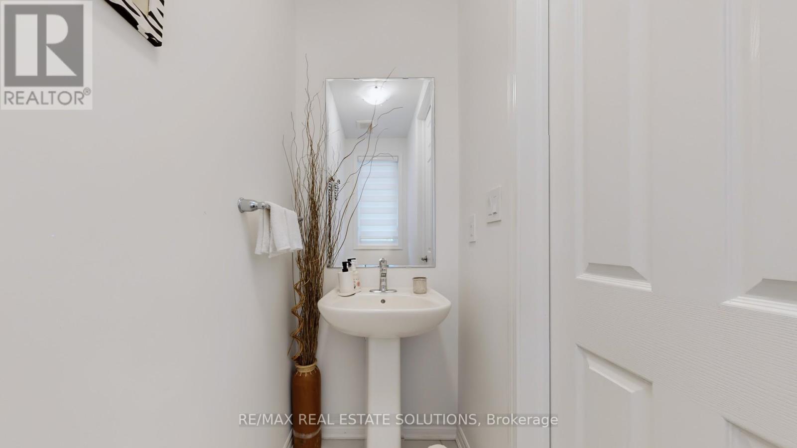 1558 Scarlett Trail, Pickering, Ontario  L1X 0N9 - Photo 17 - E12540380