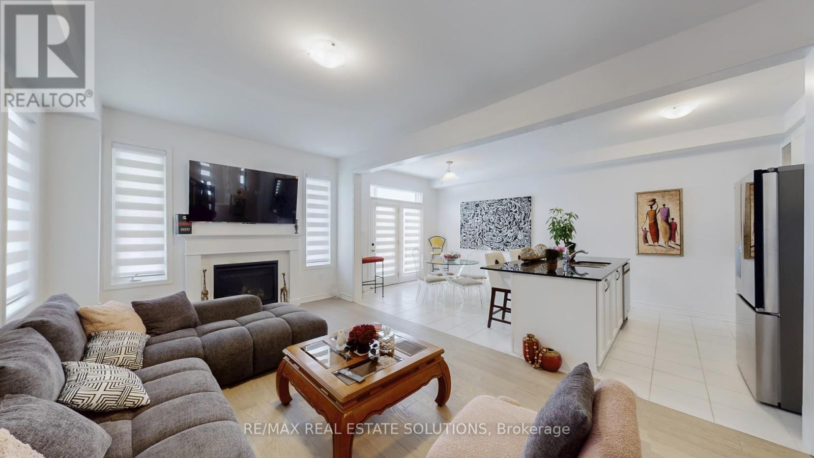 1558 Scarlett Trail, Pickering, Ontario  L1X 0N9 - Photo 3 - E12540380