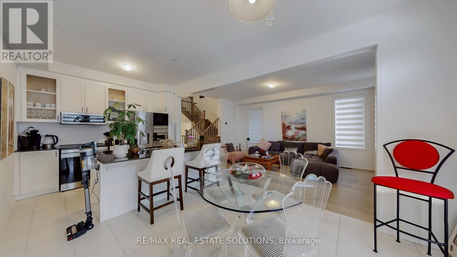 1558 Scarlett Trail, Pickering, Ontario  L1X 0N9 - Photo 8 - E12540380