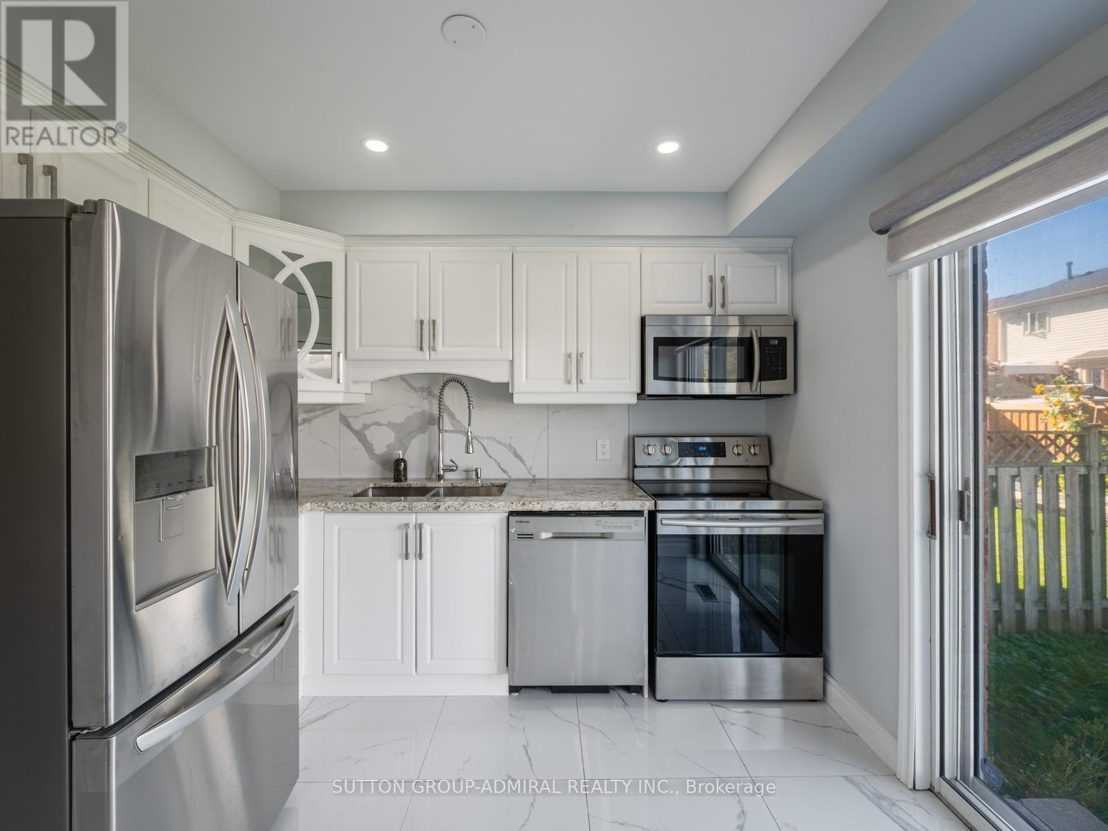 93 Mcmann Crescent, Clarington, Ontario  L1E 2W9 - Photo 7 - E12540390