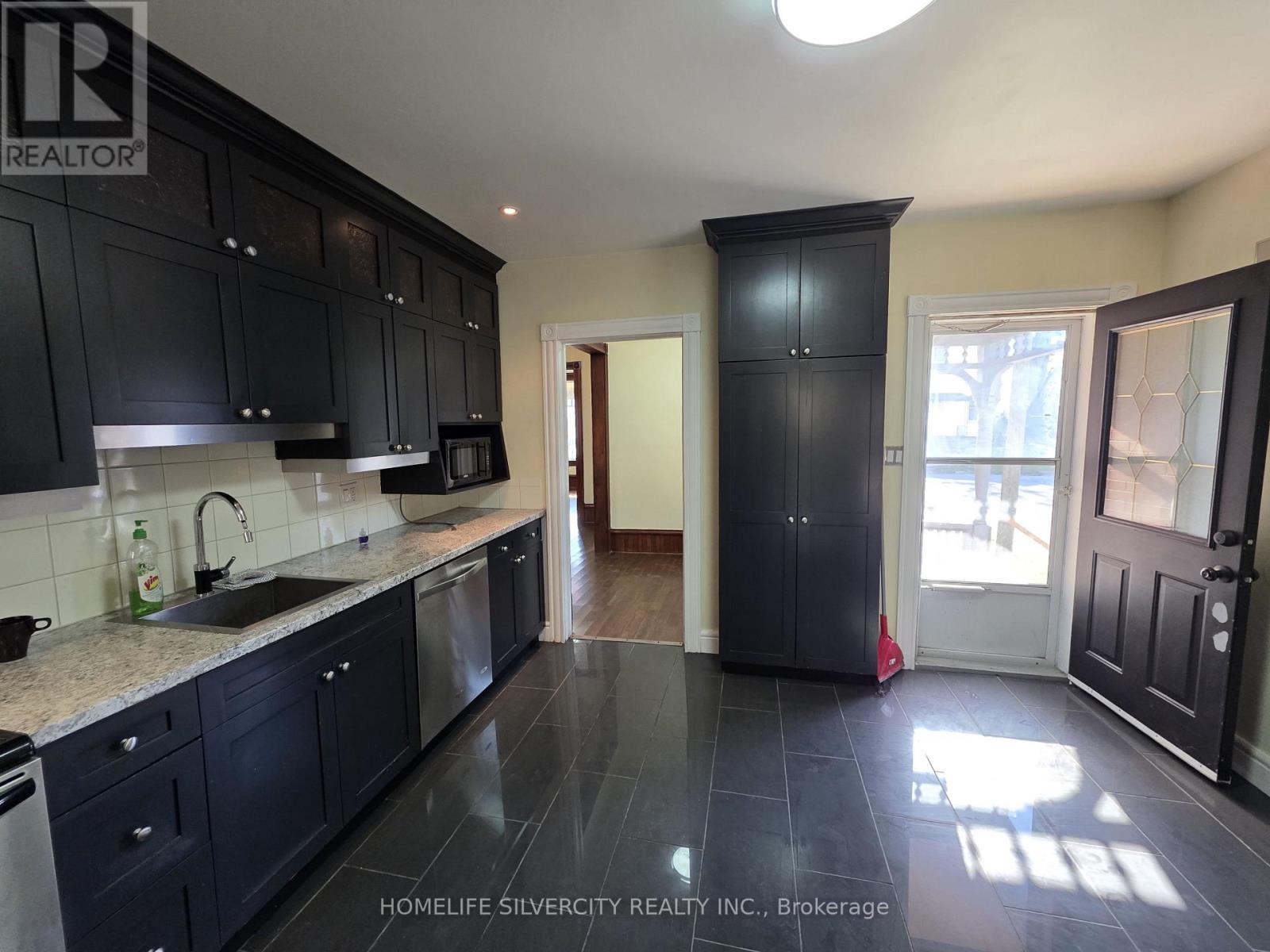 79 Scott Street, St. Thomas, Ontario  N5P 1L1 - Photo 18 - X12499456