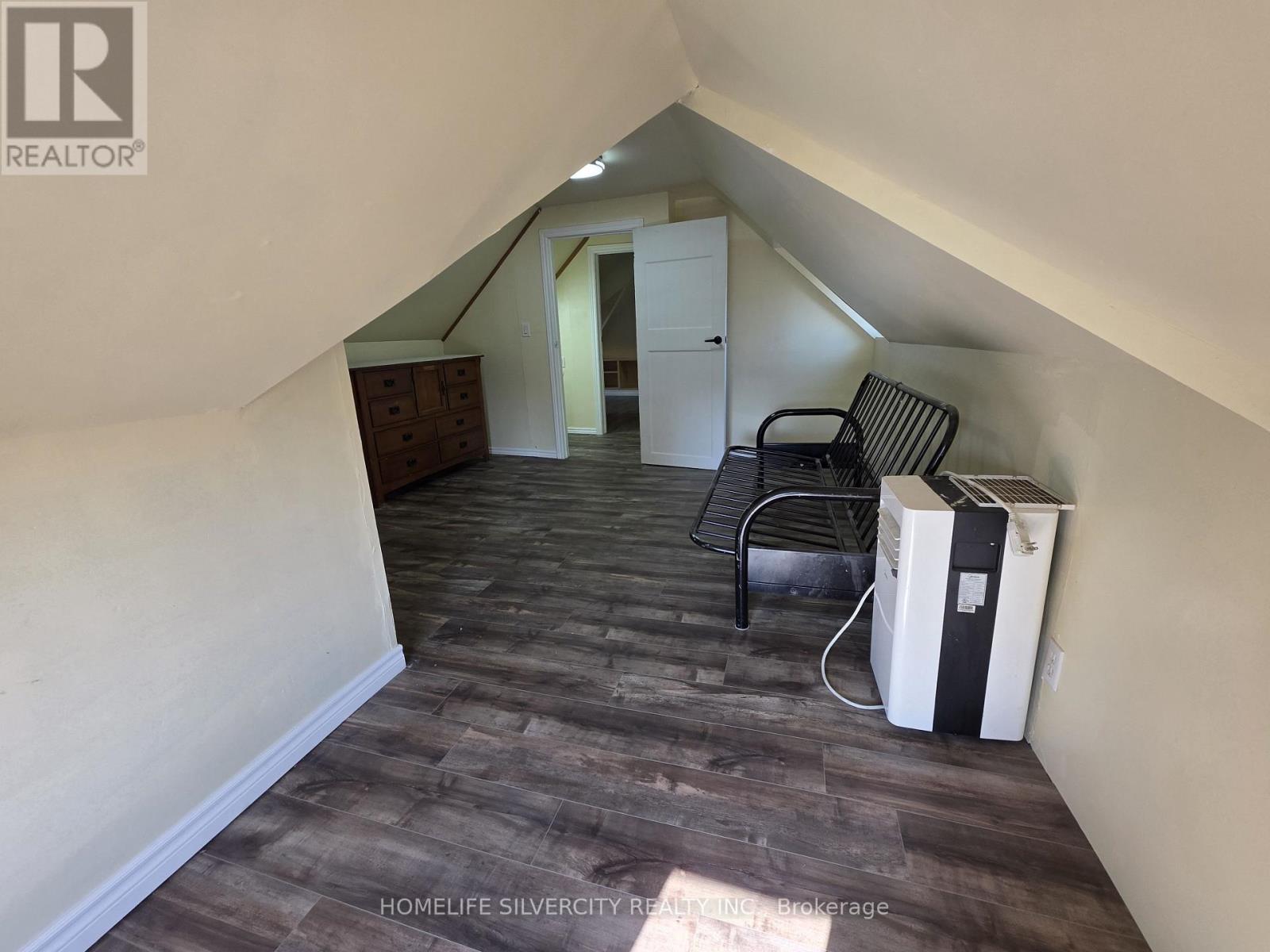 79 Scott Street, St. Thomas, Ontario  N5P 1L1 - Photo 35 - X12499456