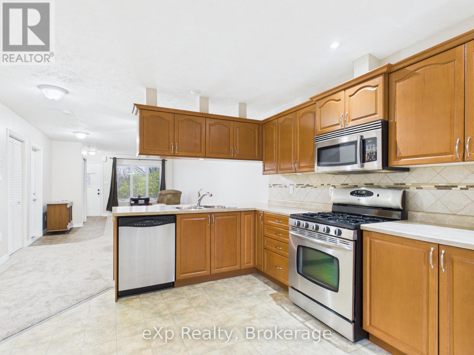 9 - 302 Park Street W, West Grey, Ontario  N0G 1R0 - Photo 12 - X12531696