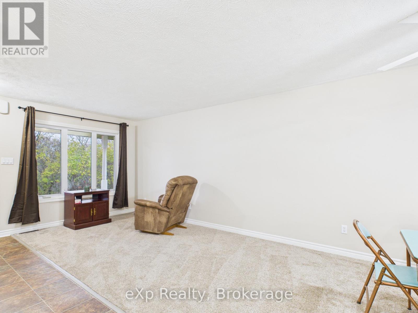 9 - 302 Park Street W, West Grey, Ontario  N0G 1R0 - Photo 7 - X12531696