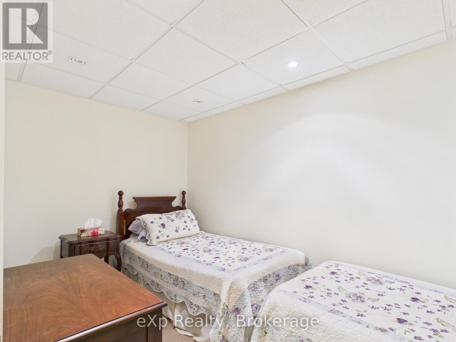 9 - 302 Park Street W, West Grey, Ontario  N0G 1R0 - Photo 22 - X12531696