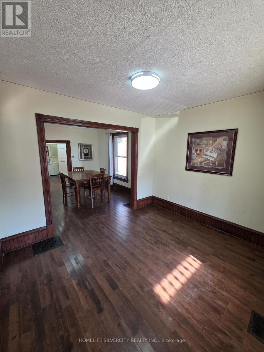 79 Scott Street, St. Thomas, Ontario  N5P 1L1 - Photo 7 - X12499456