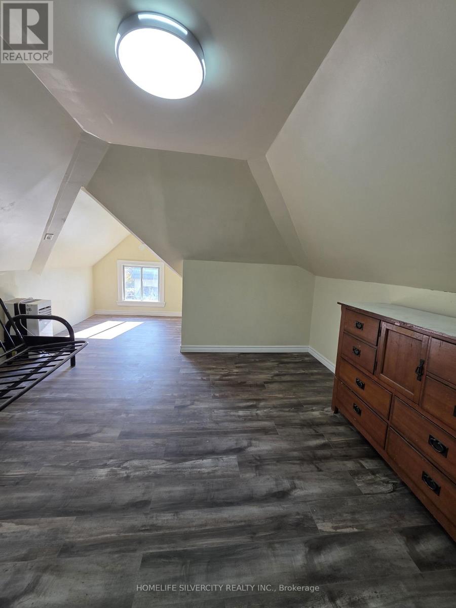 79 Scott Street, St. Thomas, Ontario  N5P 1L1 - Photo 34 - X12499456