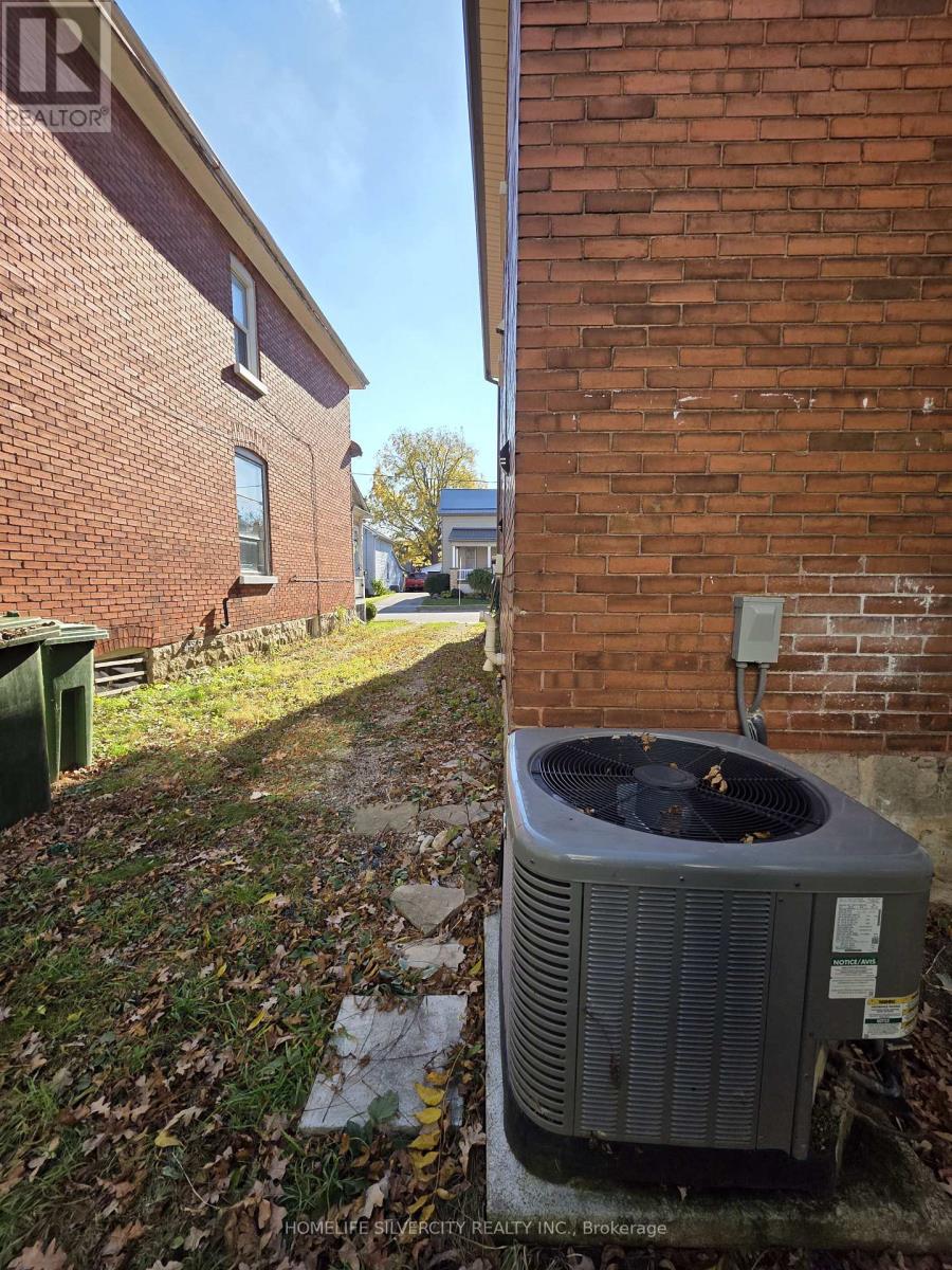 79 Scott Street, St. Thomas, Ontario  N5P 1L1 - Photo 21 - X12499456