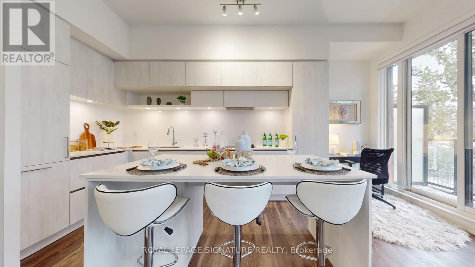 1517 - 11 David Eyer Road, Richmond Hill, Ontario  L4S 0N3 - Photo 5 - N12540284