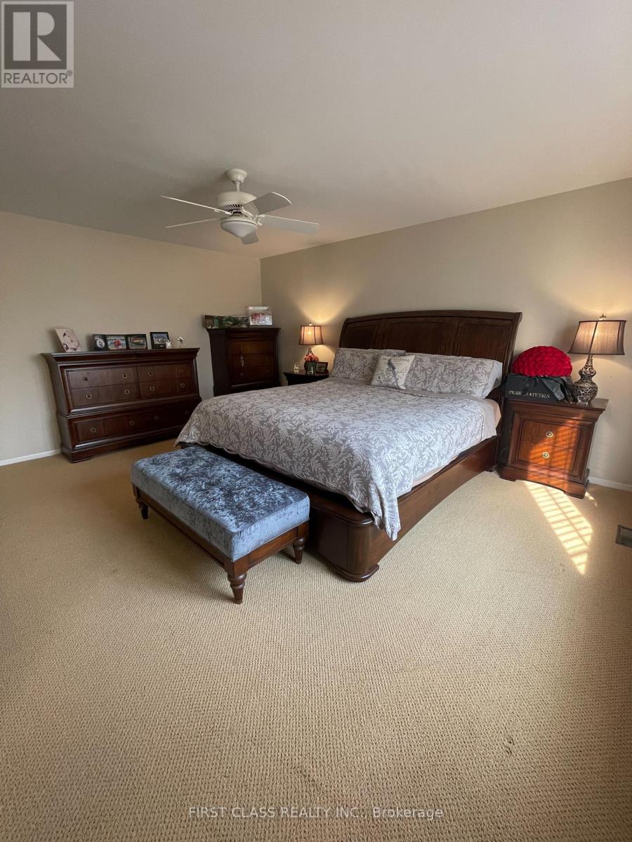 33 Apple Orchard Path, Markham, Ontario  L3T 3B5 - Photo 11 - N12540344