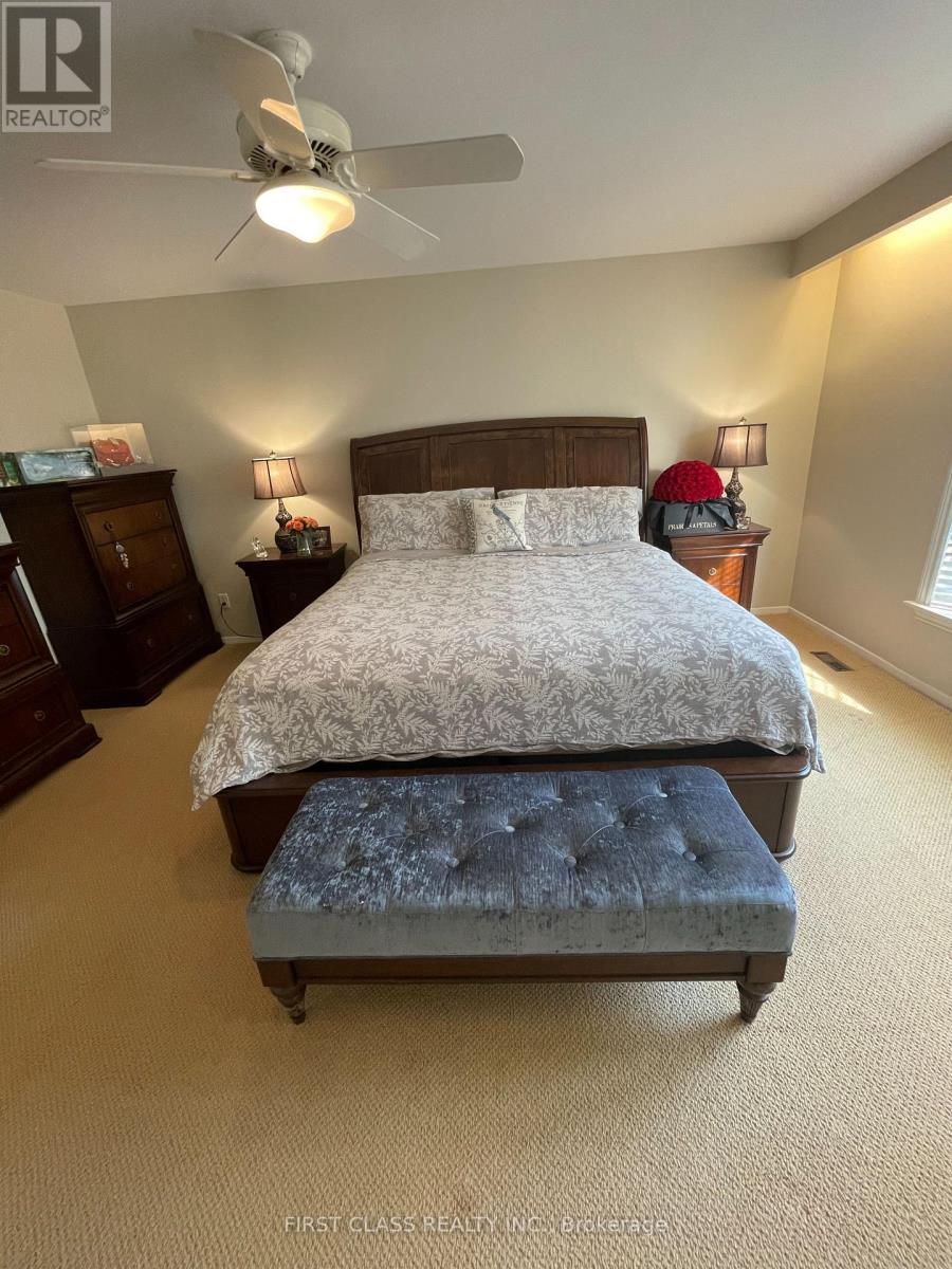 33 Apple Orchard Path, Markham, Ontario  L3T 3B5 - Photo 12 - N12540344