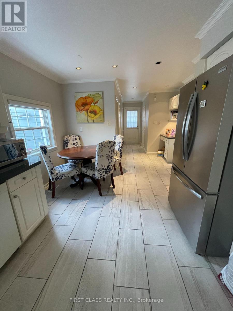 33 Apple Orchard Path, Markham, Ontario  L3T 3B5 - Photo 7 - N12540344