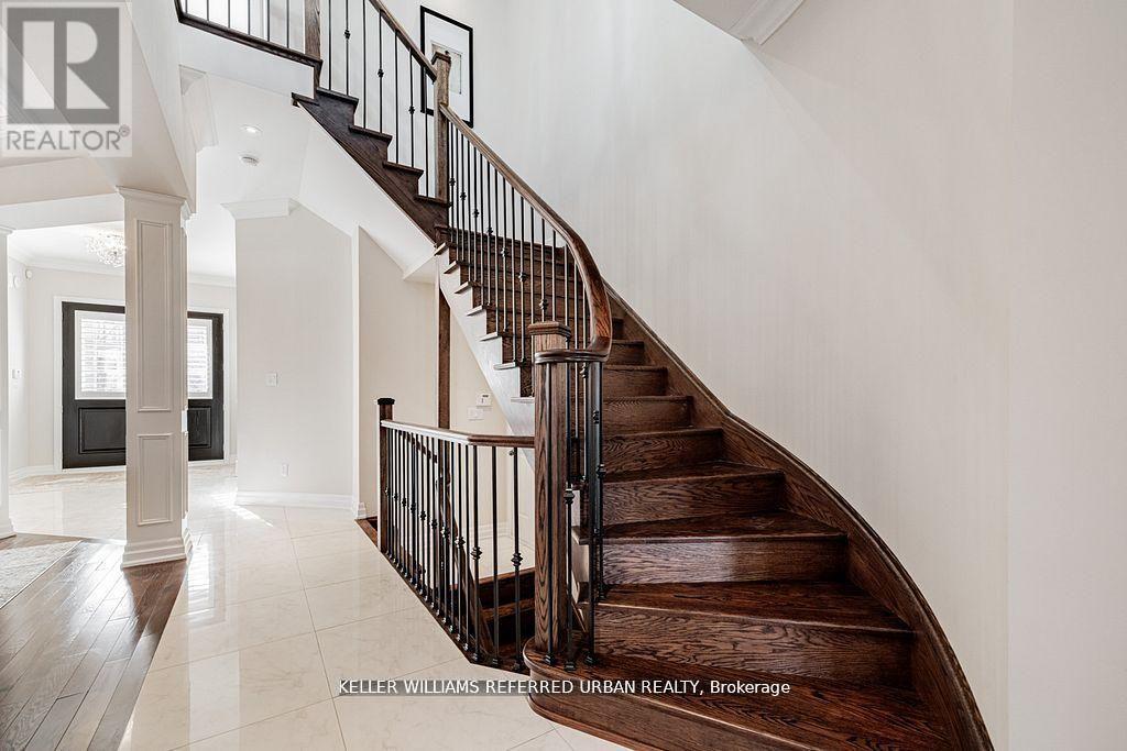 113 Burns Boulevard, King, Ontario  L7B 0M5 - Photo 9 - N12540394