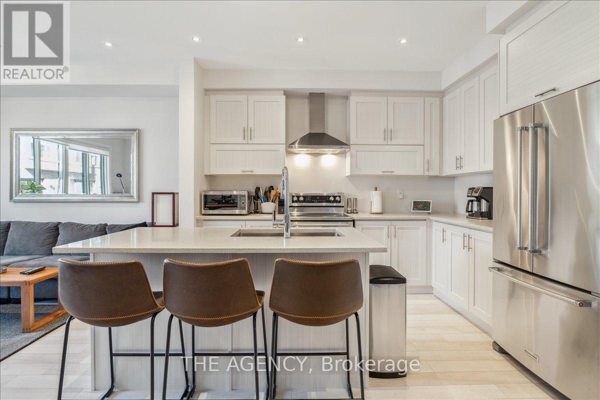 84 Salterton Circle, Vaughan, Ontario  L6A 4Z1 - Photo 11 - N12540446