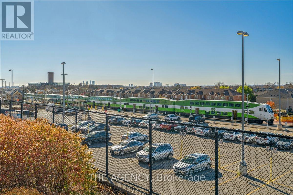 84 Salterton Circle, Vaughan, Ontario  L6A 4Z1 - Photo 37 - N12540446