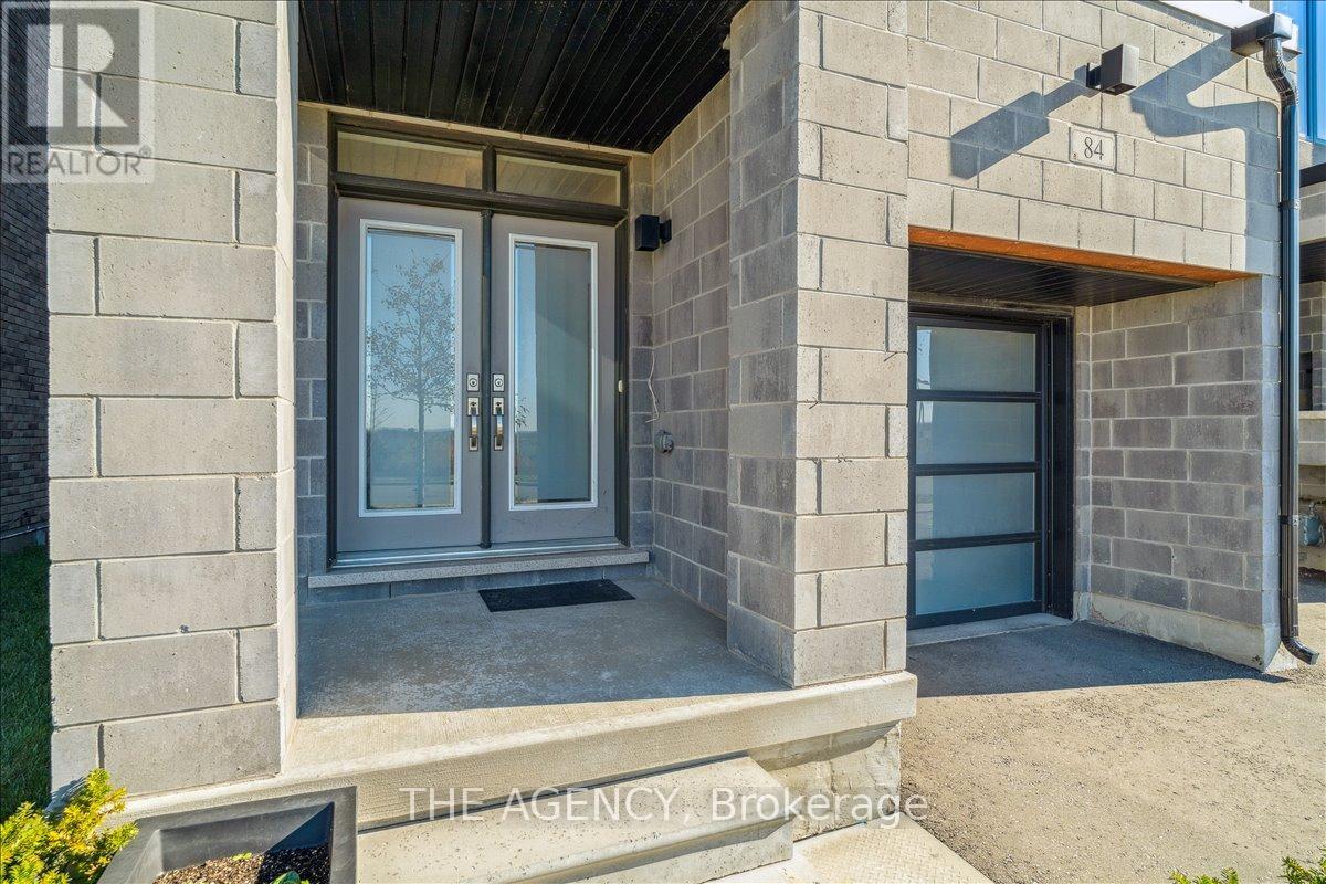 84 Salterton Circle, Vaughan, Ontario  L6A 4Z1 - Photo 4 - N12540446