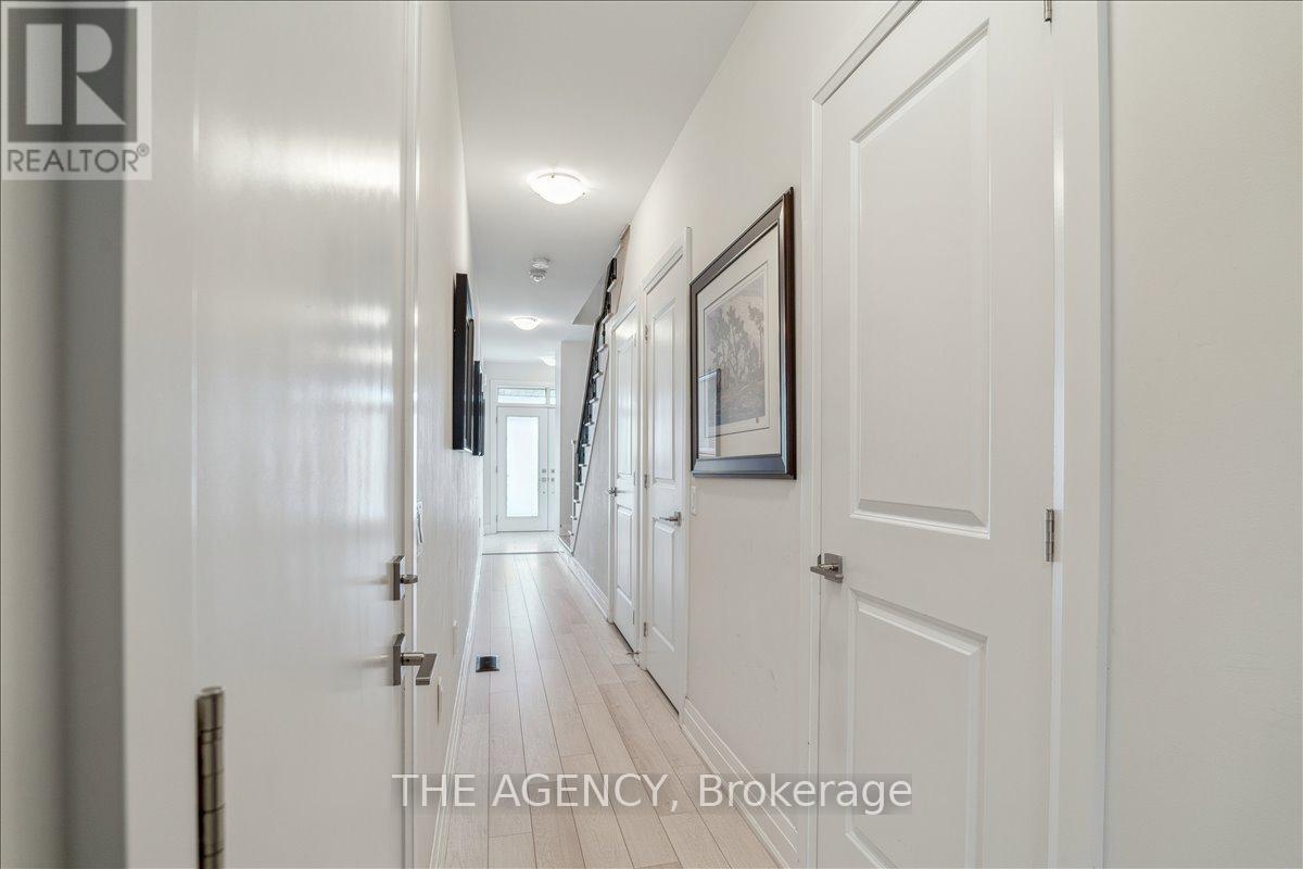 84 Salterton Circle, Vaughan, Ontario  L6A 4Z1 - Photo 8 - N12540446