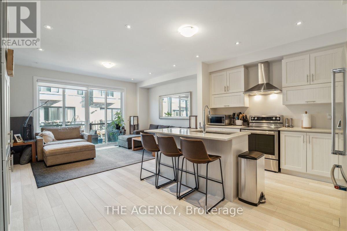 84 Salterton Circle, Vaughan, Ontario  L6A 4Z1 - Photo 9 - N12540446