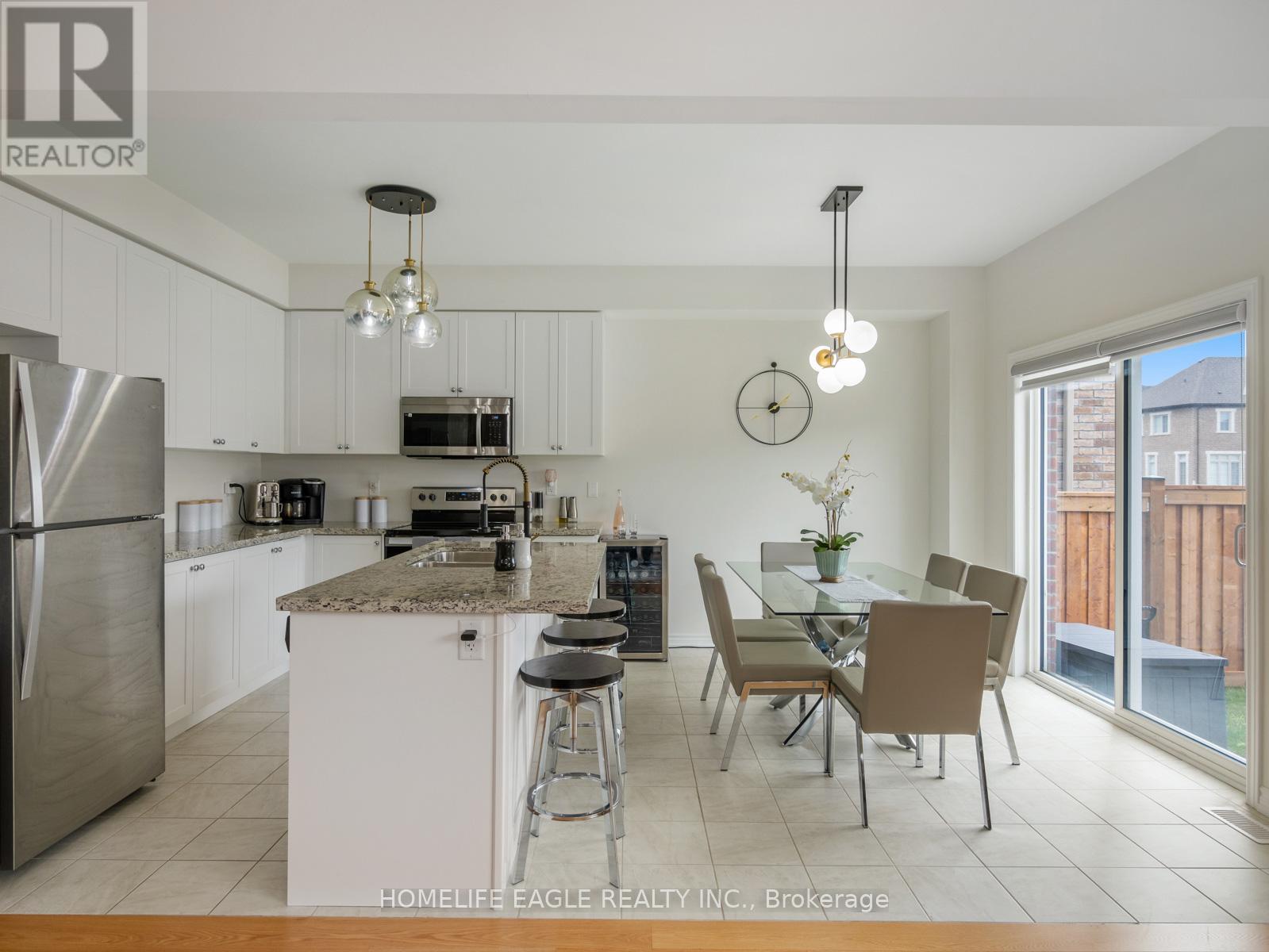 1226 Corby Way, Innisfil, Ontario  L9S 0R1 - Photo 5 - N12540478